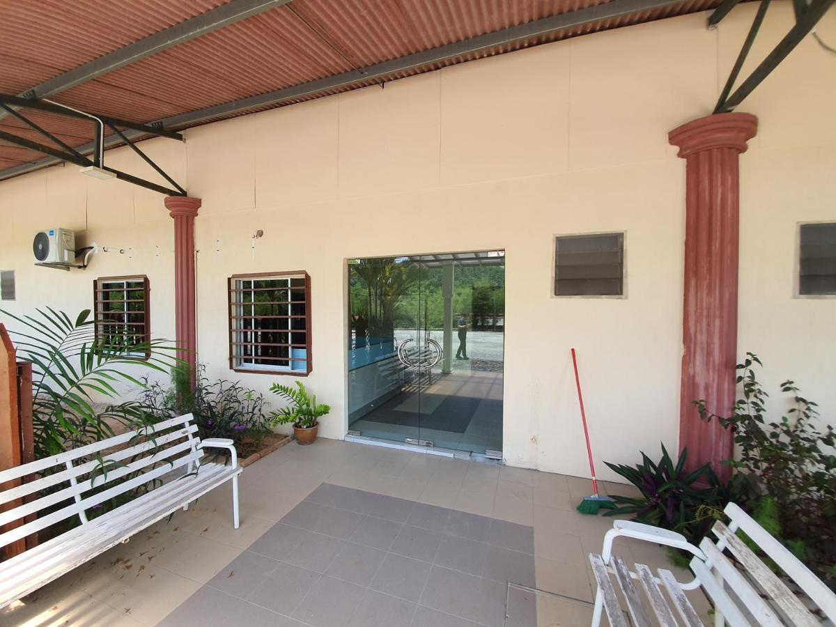 Spot On 90025 Sr Valley Hotel Seremban Exterior photo